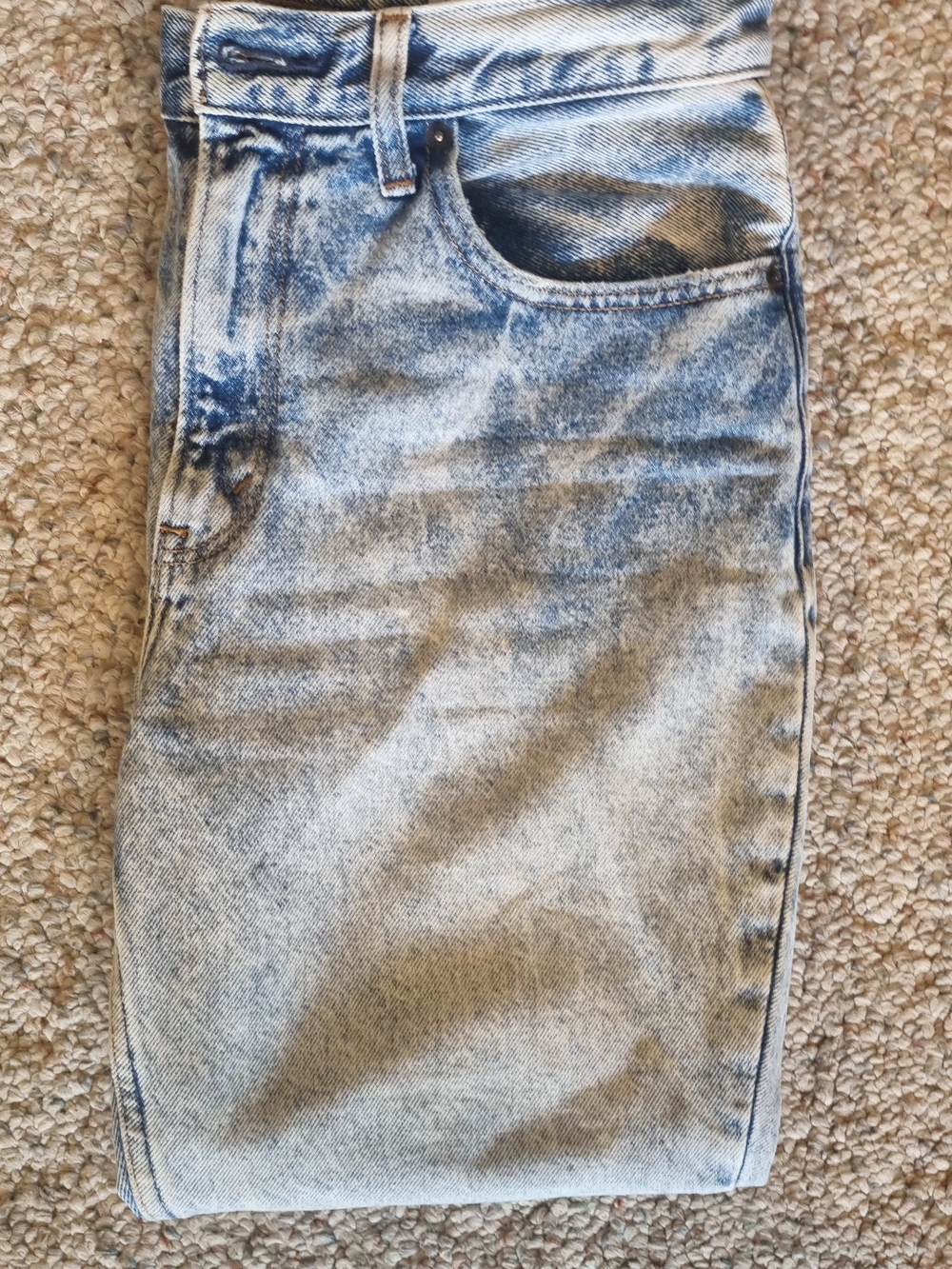 Abercrombie & Fitch Light Blue acid wash High Rise Mom Jeans